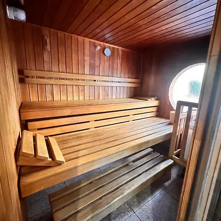 Victoria Palace T2 De 50m2 * מנטון